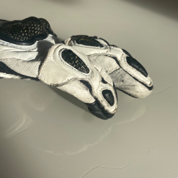 Woman’s Stella SP X Air Carbon Motorcycle Glove Full Grain Leather Short Cuff - Picture 14 of 14